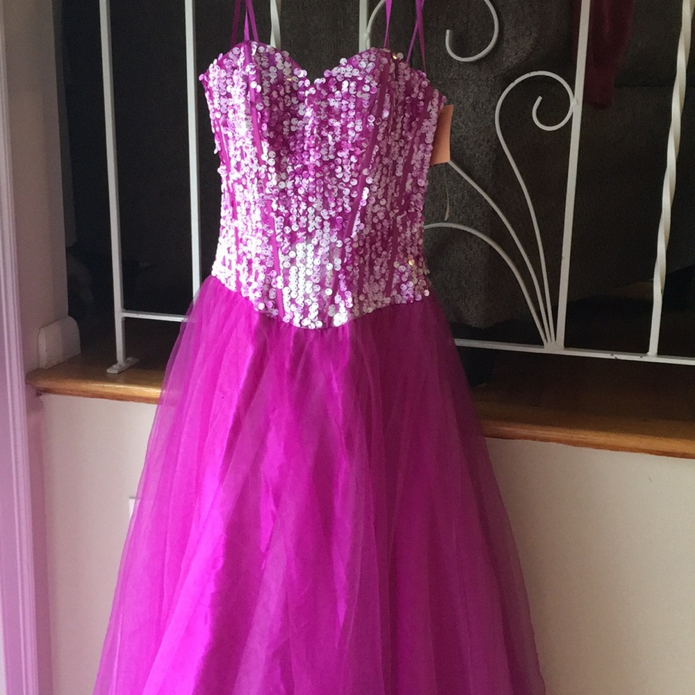 🔥PRICE DROP🔥Brand new!! Never been worn!